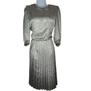 Bobby's‎ Girl 80s Vintage Silver Rose Jacquard Midi Dress Size 10 Pleated USA